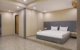 Fabhotel Nest Inn